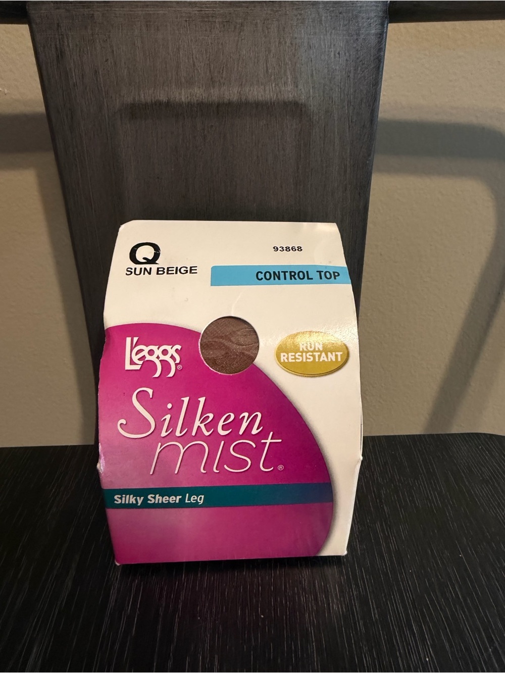 Vintage L'eggs Silken Mist Control Top Pantyhose Sun Beige Run Resistant NOS - Picture 6 of 6